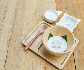 Coconut jelly and coconut milk