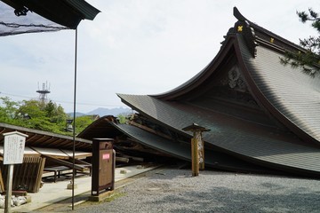 熊本地震で倒壊した神社　熊本地震の本震4日後に撮影