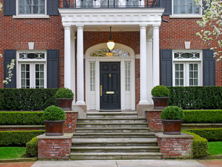 Naklejka premium elegant portico entrance of house