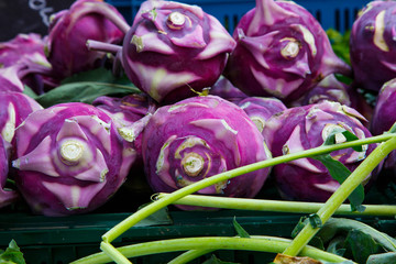 Kohlrabi auf einem Markt in Hessen.