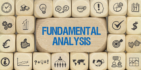 Fundamental Analysis / Würfel mit Symbole