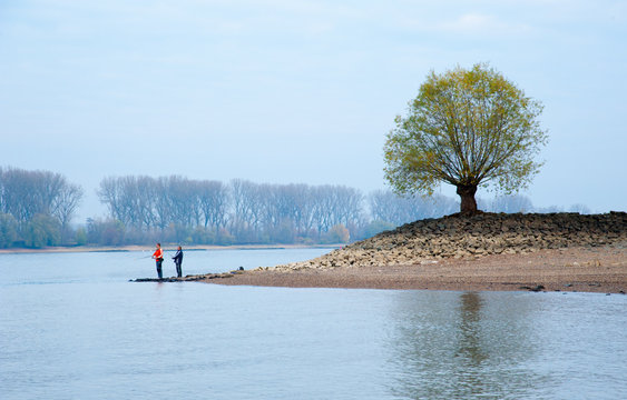 Angler am Fluss