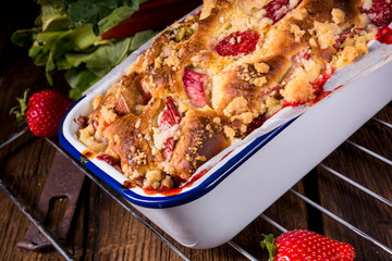 strawberry-rhubarb-pie