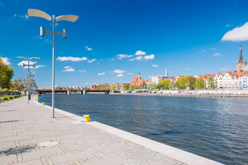 Szczecin / Panorama rzeki oraz historycznej części miasta.