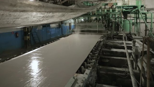 Paper production. Processing of secondary resources. Paper recycling. Large enterprise