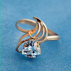 Elegant jewelry ring with blue topaz