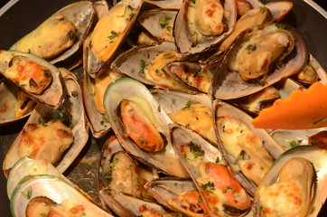 Mussels prepared to eat