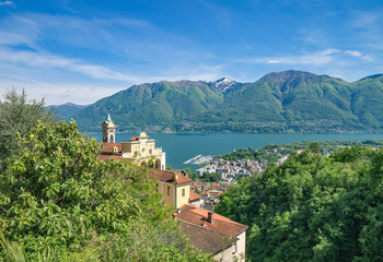 Fototapeta na wymiar die berühmte Wallfahrtskirche Madonna del Sasso in Locarno am Lago Maggiore,Kanton Tessin,Schweiz