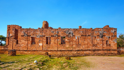 Fototapeta premium Ayutthaya, Thailand - December 20 2016: Wat Phra Si Sanphet temple in Ayutthaya Historical Park, a UNESCO world heritage site.