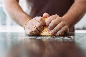 Nudelteig per Hand kneten handgemacht