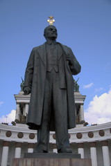 Fototapeta premium monument to Lenin