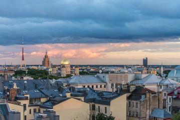 Fototapeta na wymiar beautiful view of Riga (Latvia) skyline at sunset