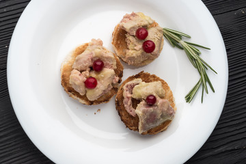 Foie gras on sandwiches and red onion marmalade