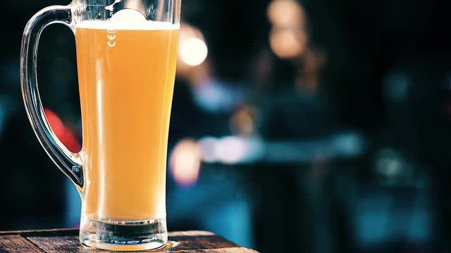 bi&egrave;re en gros plan  