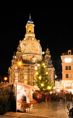Weihnachtsmarkt an der Frauenkirche, Dresden, Sachsen, Deutschland, Europa - 152342150