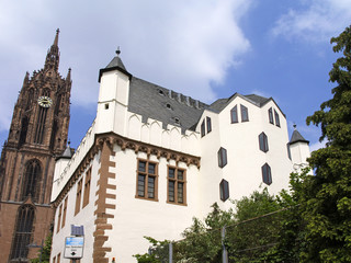 Fototapeta na wymiar Dom and Leinwandhaus in Frankfurt am Main, Hesse, Hessen, Germany, Europe