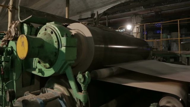 Paper production machine. Processing of secondary resources. Paper recycling. Large enterprise