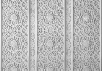 elements of the oriental pattern in the form of modeling and carving