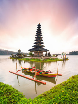 A beautiful sunrise at Pura Ulun Danu Bratan Temple, one of famous tourist attraction in Bali , Indonesia. a major Shivaite and water temple on Bali island, Indonesia. culture symbol of Indonesia.