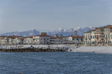 Marina di Pisa and Apuan Alps
