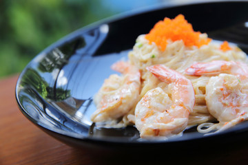 Shrimp spaghetti with white sacue