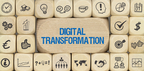 Digital Transformation / Würfel mit Symbole