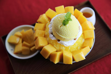 Shaved Ice dessert with Fresh Mango