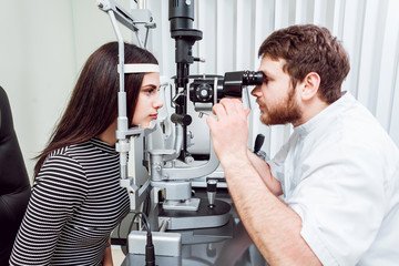 Slit lamp examination. Biomicroscopy of the anterior eye segment. Basic eye examination.