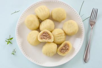 Knödel mit Fleisch