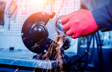 Cleaning of car parts on the turning circle with lighting effect.