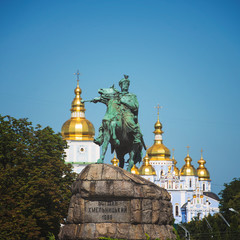 Fototapeta na wymiar the monument of Bohdan Khmelnytsky in Kyiv
