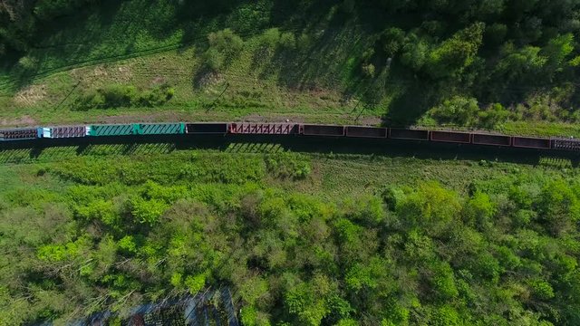 locomotive moves with empty containers