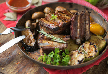 Ribs grilled in a frying pan