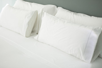 Fototapeta na wymiar Luxury hotel bedroom sheets