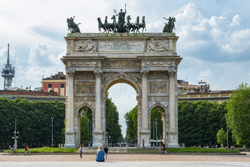 Fototapeta na wymiar Milano arco della pace