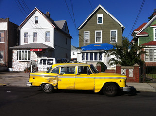 Yellow Taxi VINTAGE in the Bronx. New York City .EU
