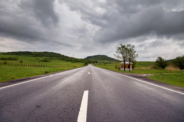 Fototapeta premium Empty mountain road in Transylvania
