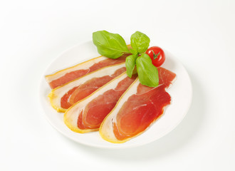prosciutto crudo slices