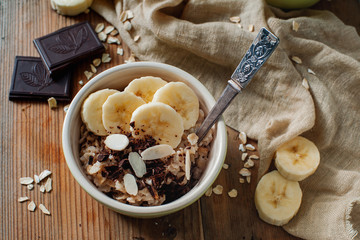 A tasty dessert and a light meal in one bowl