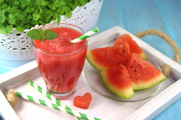 смузи из арбуза с мятой 