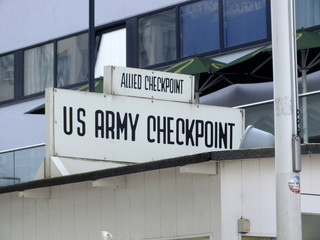 Naklejka premium Allied Checkpoint Charlie Berlin