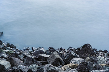 Obraz premium ten sam kamienny brzeg