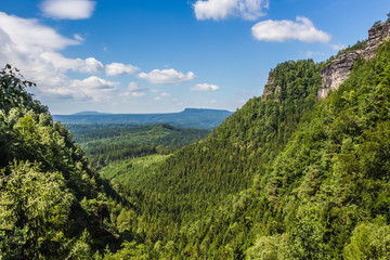 Fototapeta na wymiar Czechy - Park narodowy czeska szwajcaria. Krajobraz górski.
