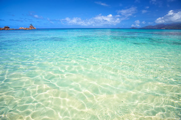 Fototapeta na wymiar Tropical lagoon with turquoise water in Mahe Island, Seychelles