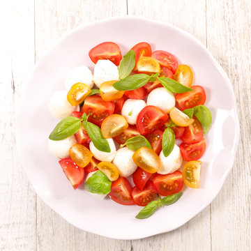 tomato salad with mozzarella and basil