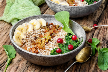 detox breakfast of oatmeal