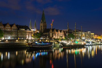 Naklejka na ściany i meble Cityscape of Bremen in a summer night