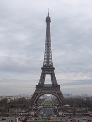 Fototapeta na wymiar Tour Eiffel et Champ-de-Mars