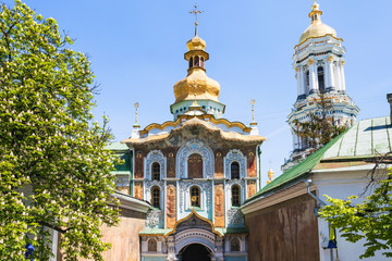 Fototapeta na wymiar Gate Church of the Trinity in Kiev city