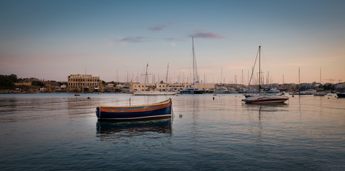 Calm waters for small boat in Sliema